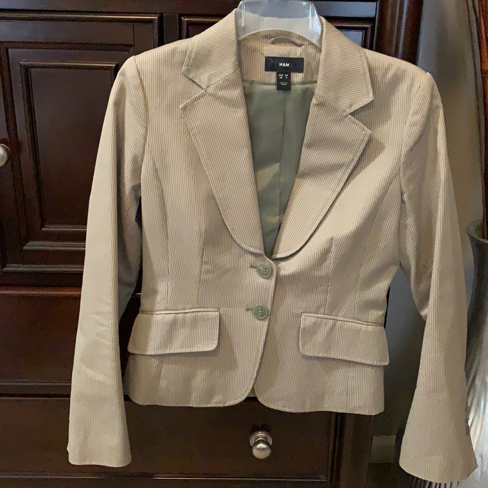 NWOT H&M blazer - size 6